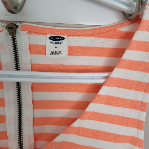 BNWT Women's Old Navy medium dress - Picture 2 of 5